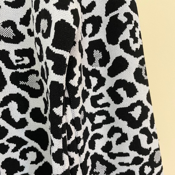 NEW  Marc New York  (Andrew Marc)  Leopard print in black+white sweater. M - Picture 7 of 12